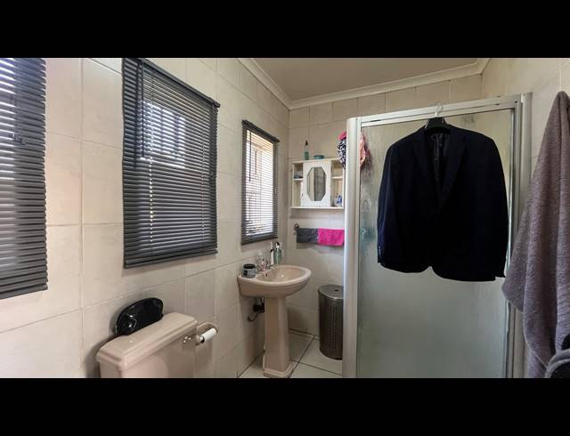4 BEDROOM HOUSE FOR SALE IN BRACKENHURST